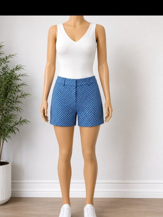 New York & Company Pants - New York & Company vacation Women's Blue Geometric Print Shorts Size 8.Cotton